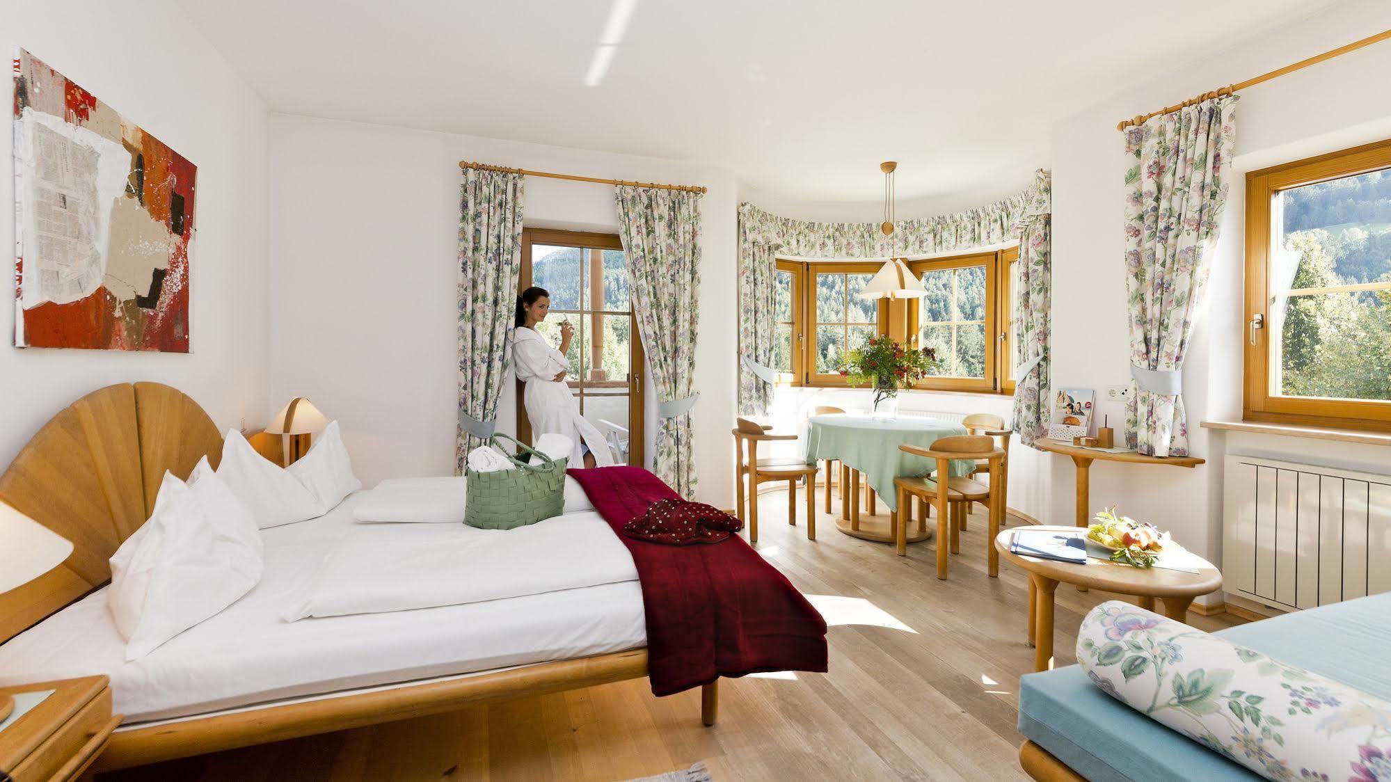 Taubers Bio Vitalhotel Chienes Exteriér fotografie